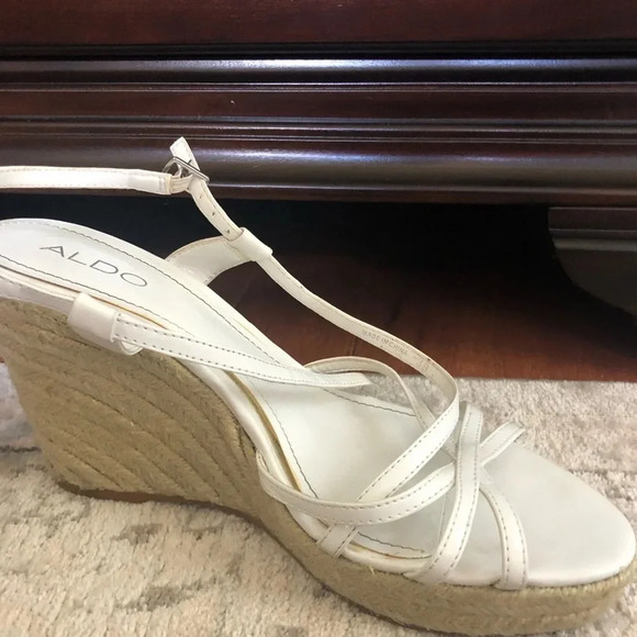 Aldo White Wedges - Picture 4 of 9